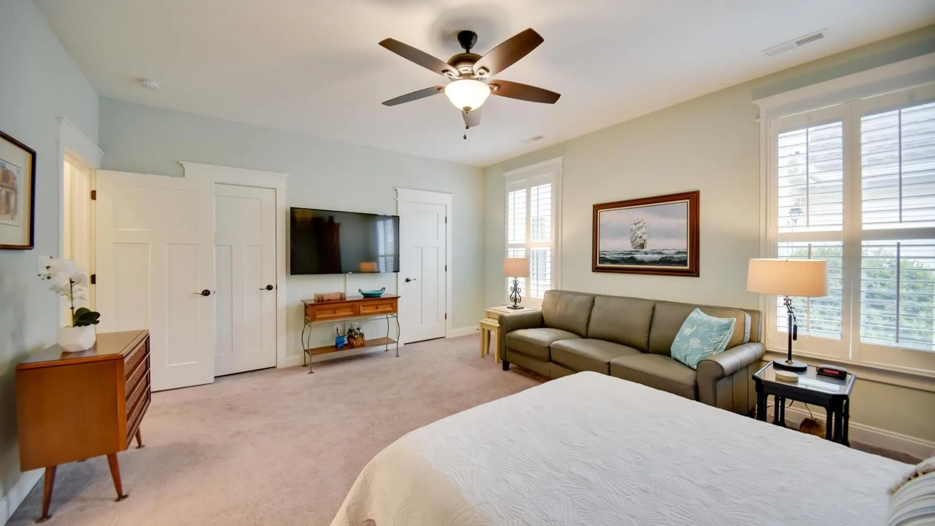 Spacious Norfolk Home With Private Hot Tub! North Camellia Acres 0*,  United States